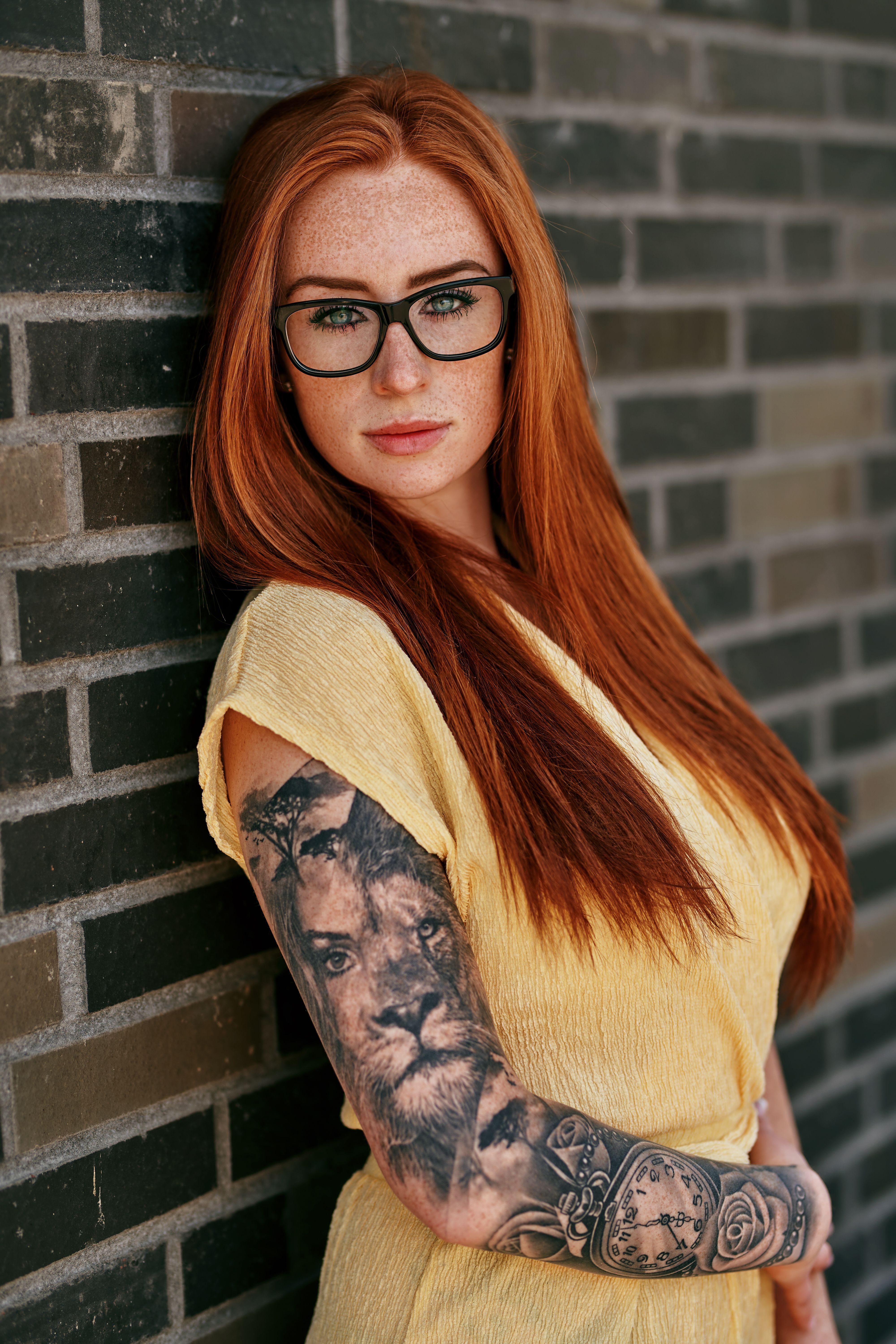 Detalhe de tatuagem de leão